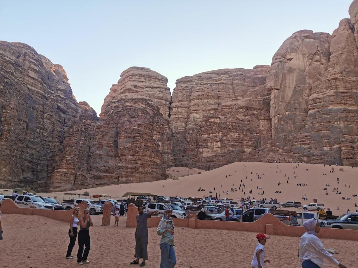 Rum Titanic Camp Wadi Rum Exteriör bild