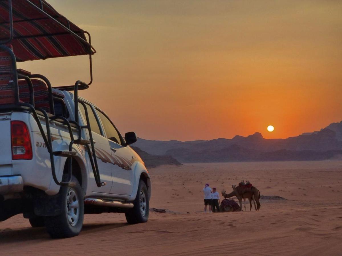 Rum Titanic Camp Wadi Rum Exteriör bild