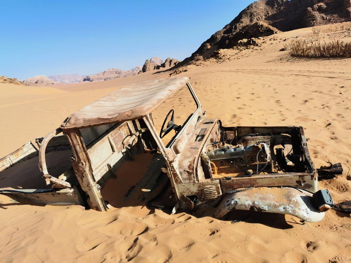 Rum Titanic Camp Wadi Rum Exteriör bild