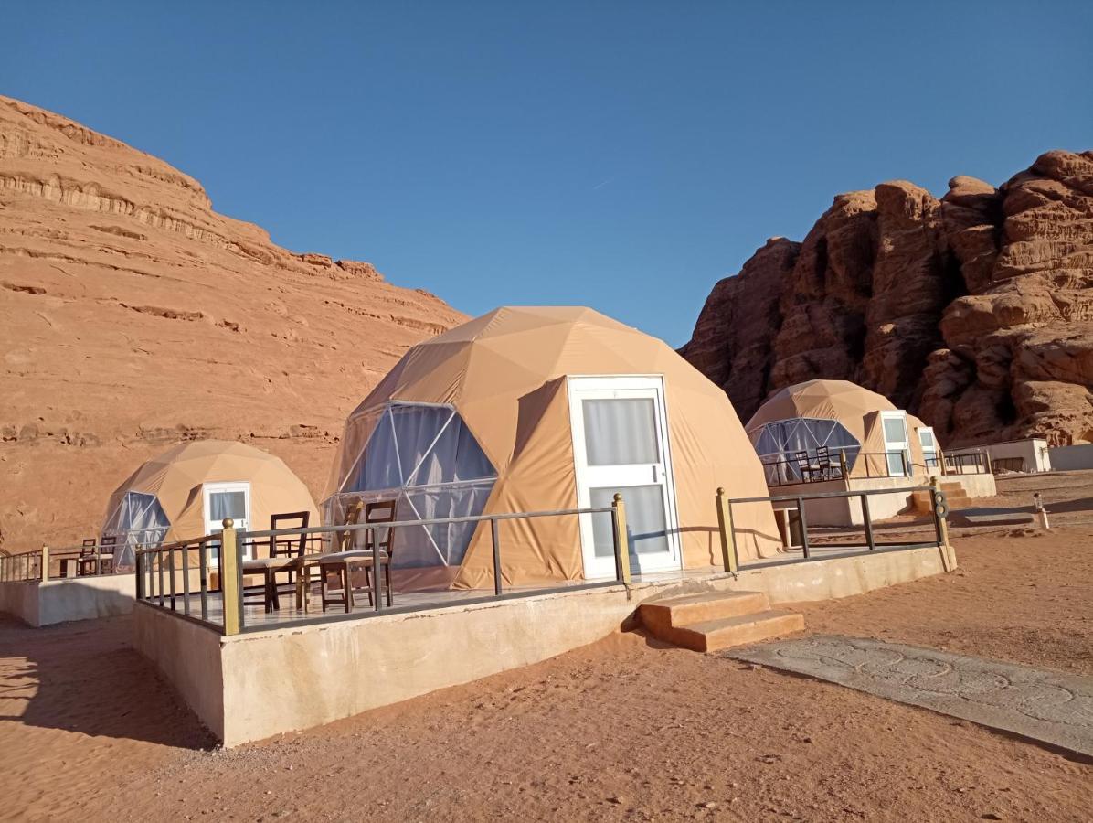 Rum Titanic Camp Wadi Rum Exteriör bild