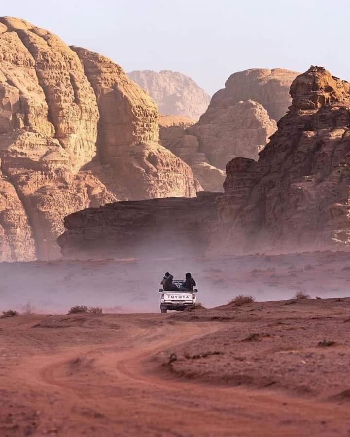 Rum Titanic Camp Wadi Rum Exteriör bild