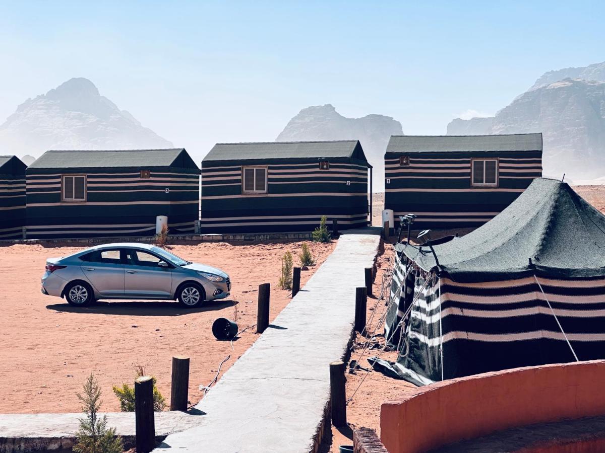 Rum Titanic Camp Wadi Rum Exteriör bild