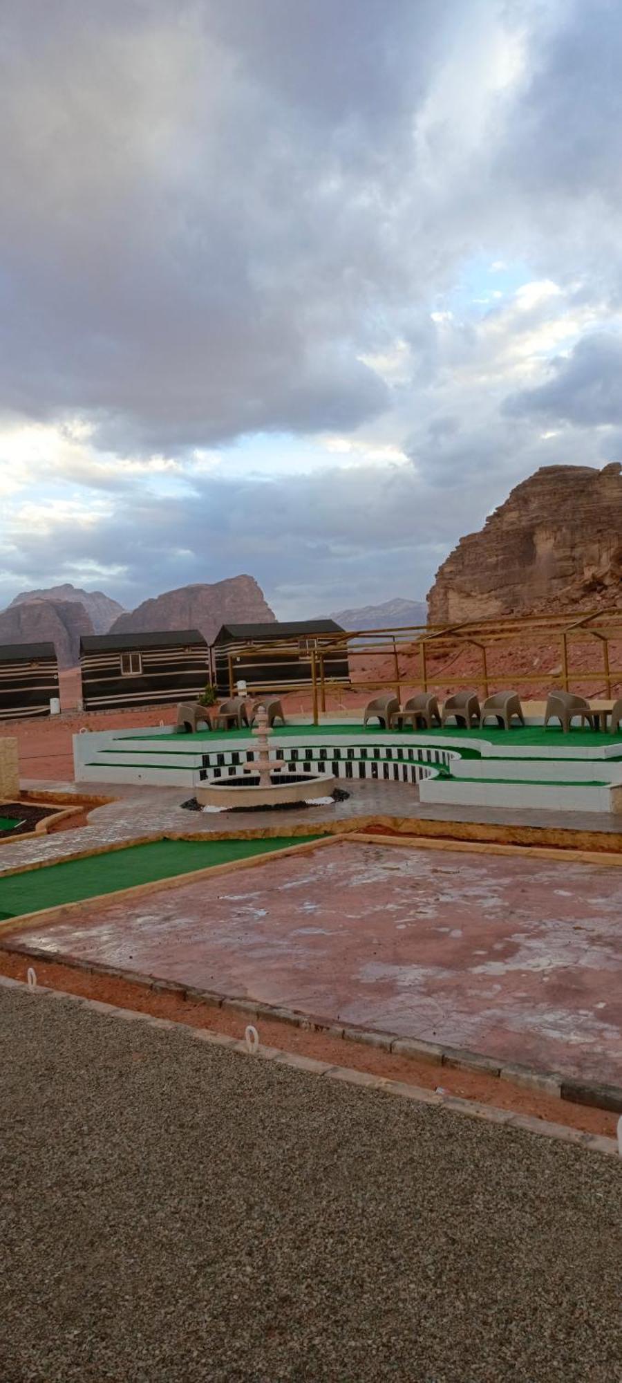 Rum Titanic Camp Wadi Rum Exteriör bild